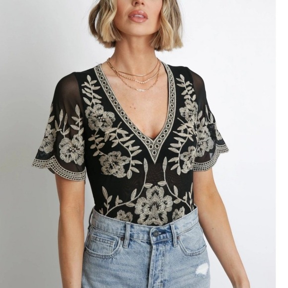 Bailey Rose Tops - Bailey Rose Black Floral Embroidered Mesh Bodysuit XS Short V-Neck Flutter Slv